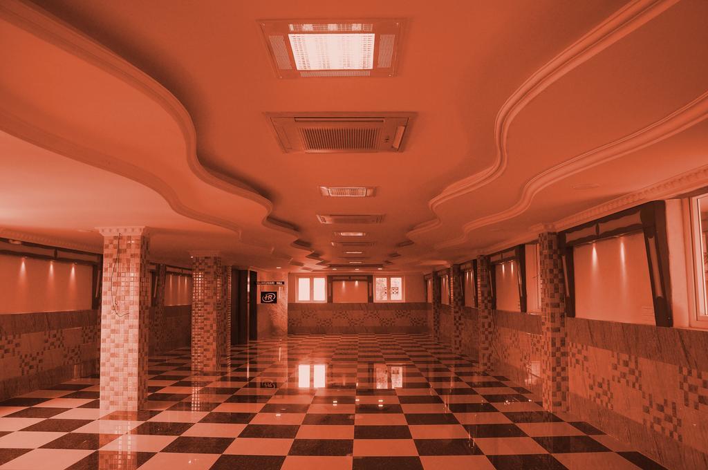 Hariharan Residency - Poonamallee Hotel Madrás Exterior foto